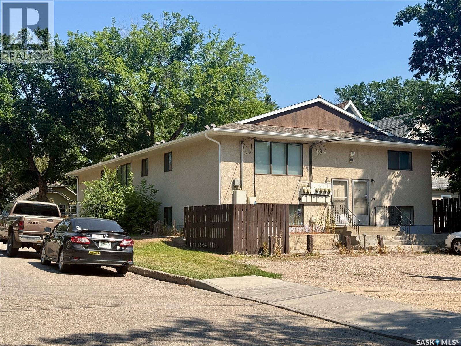121 29th Street W, Saskatoon, Saskatchewan  S7L 0L7 - Photo 2 - SK048089