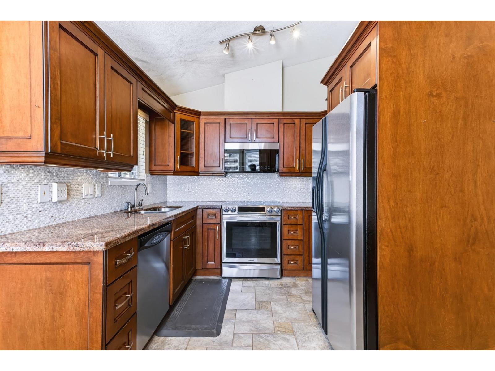 18 9208 208 Street, Langley, British Columbia  V1M 2M9 - Photo 9 - R3162623