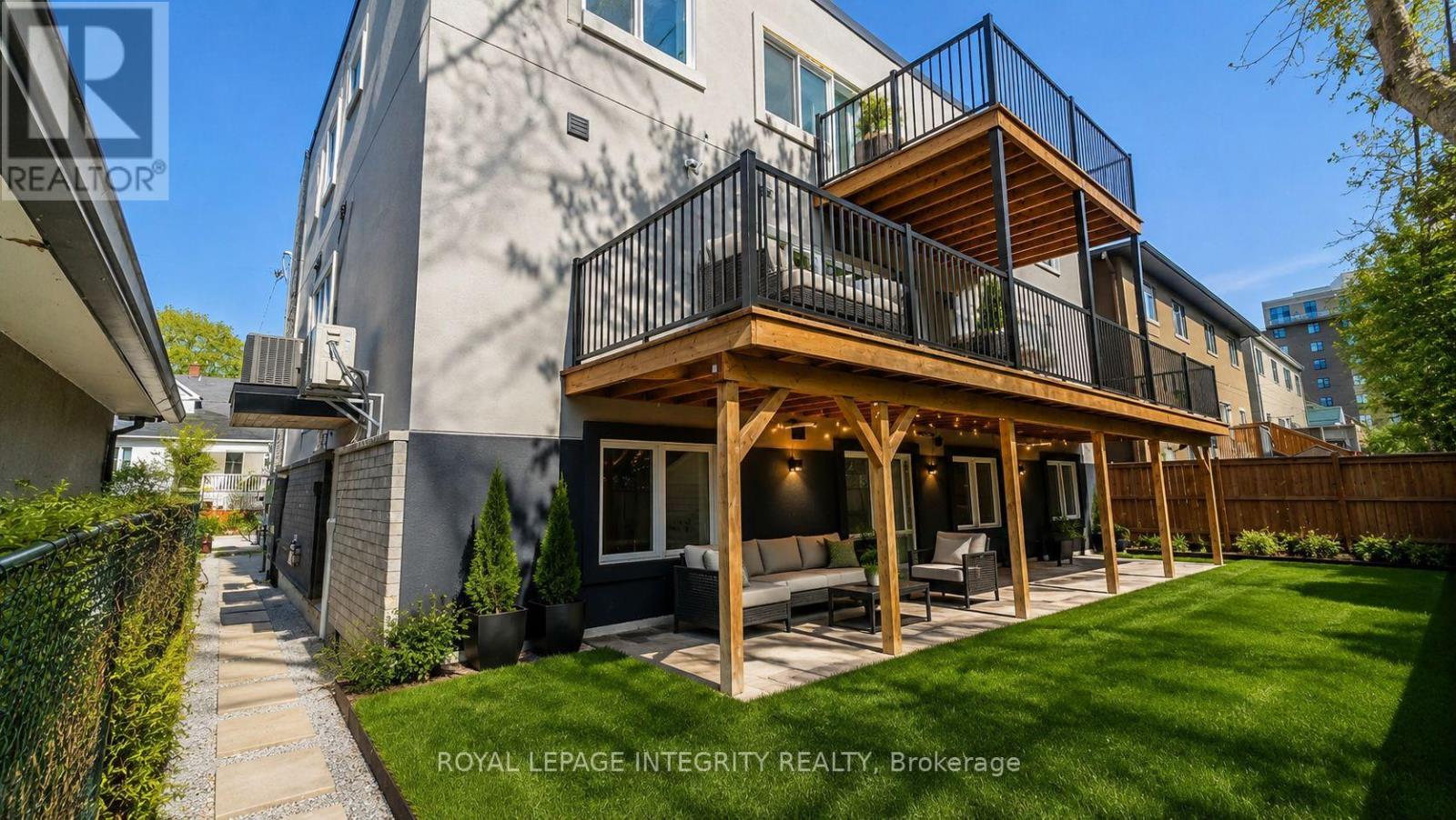 B - 374 Berkley Avenue, Ottawa, Ontario  K2A 2G7 - Photo 12 - X13775378
