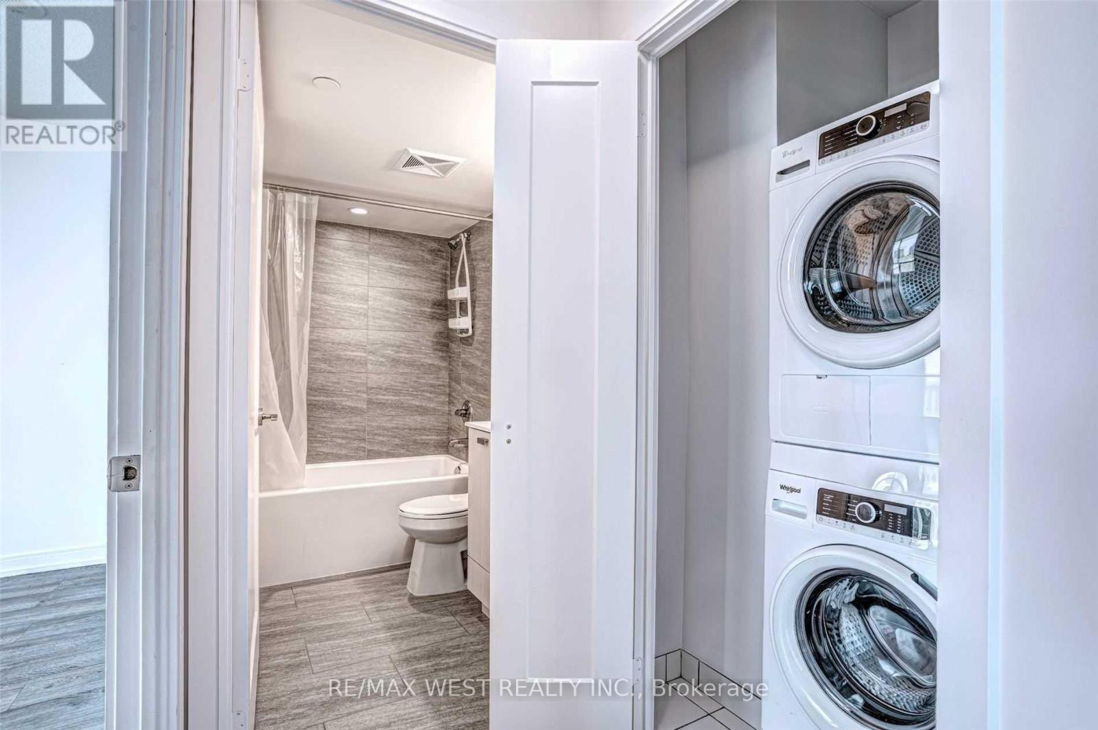 320 - 275 Village Green Square, Toronto, Ontario  M1S 0L8 - Photo 11 - E13775338
