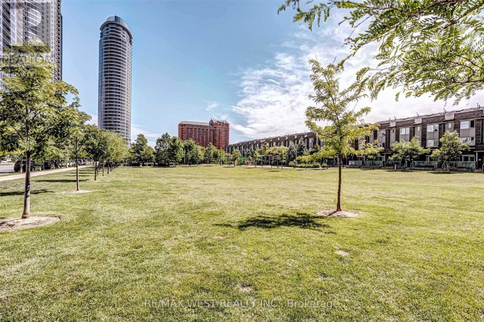 320 - 275 Village Green Square, Toronto, Ontario  M1S 0L8 - Photo 16 - E13775338