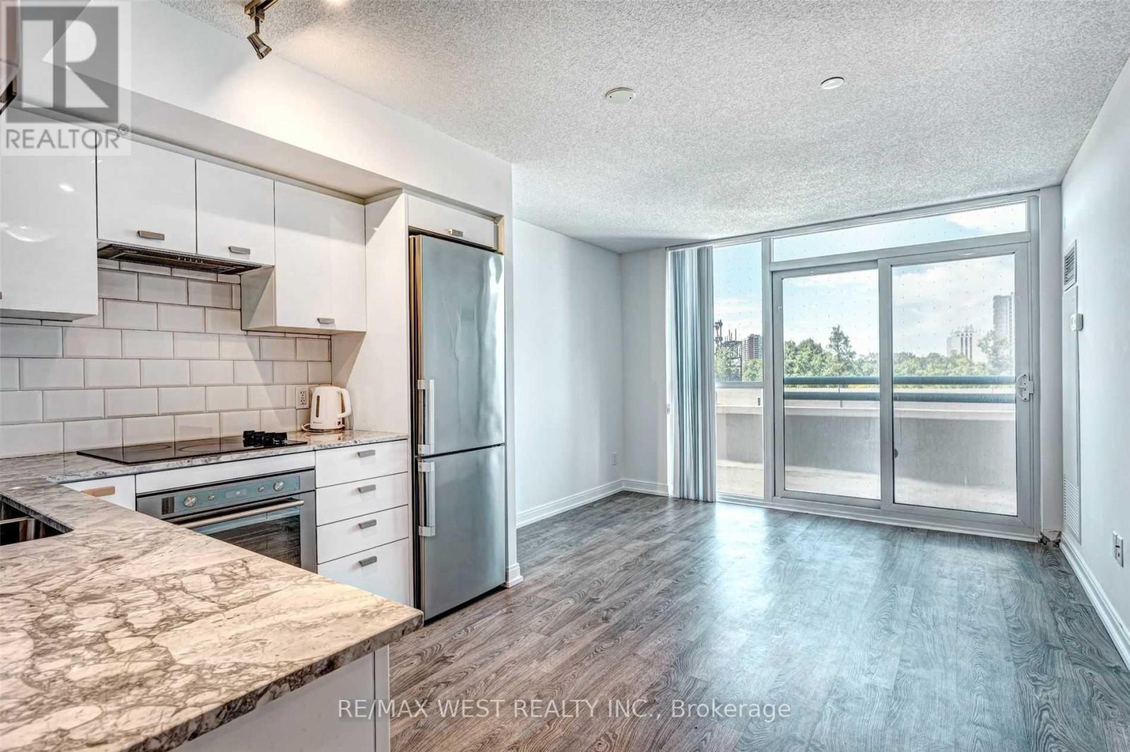 320 - 275 Village Green Square, Toronto, Ontario  M1S 0L8 - Photo 3 - E13775338