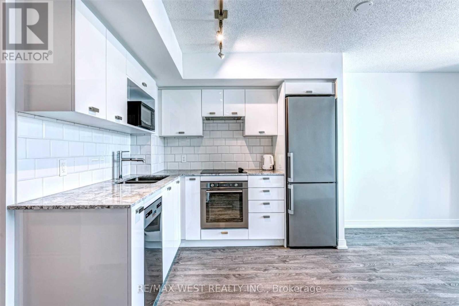 320 - 275 Village Green Square, Toronto, Ontario  M1S 0L8 - Photo 4 - E13775338