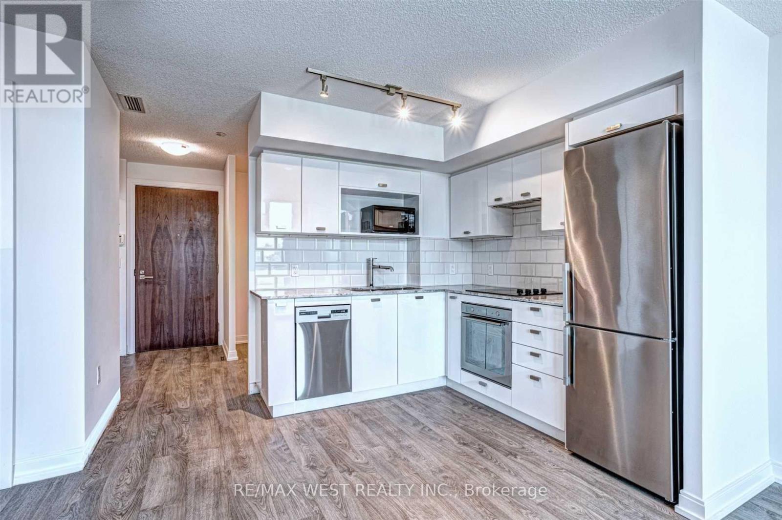 320 - 275 Village Green Square, Toronto, Ontario  M1S 0L8 - Photo 5 - E13775338