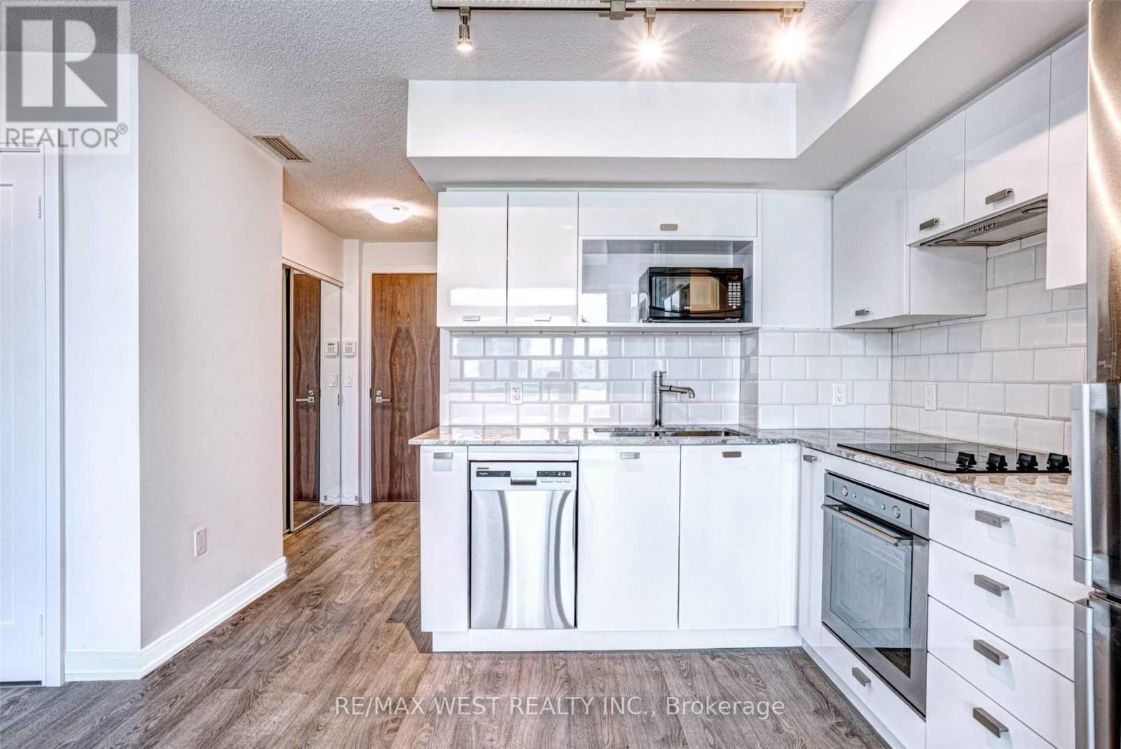 320 - 275 Village Green Square, Toronto, Ontario  M1S 0L8 - Photo 7 - E13775338
