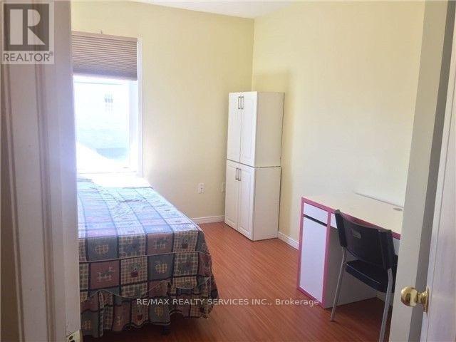 20 Evelyn Wiggins Drive, Toronto, Ontario  M3J 0G3 - Photo 6 - W13775348
