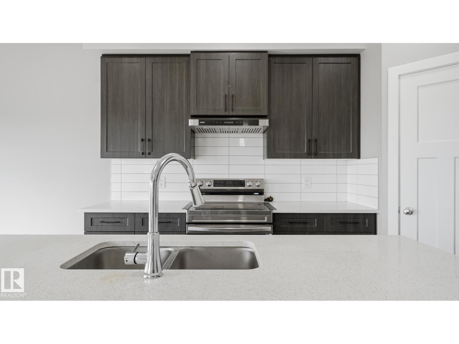 3004 9 St NW, Edmonton, Alberta  T6T 2V3 - Photo 2 - E4508360