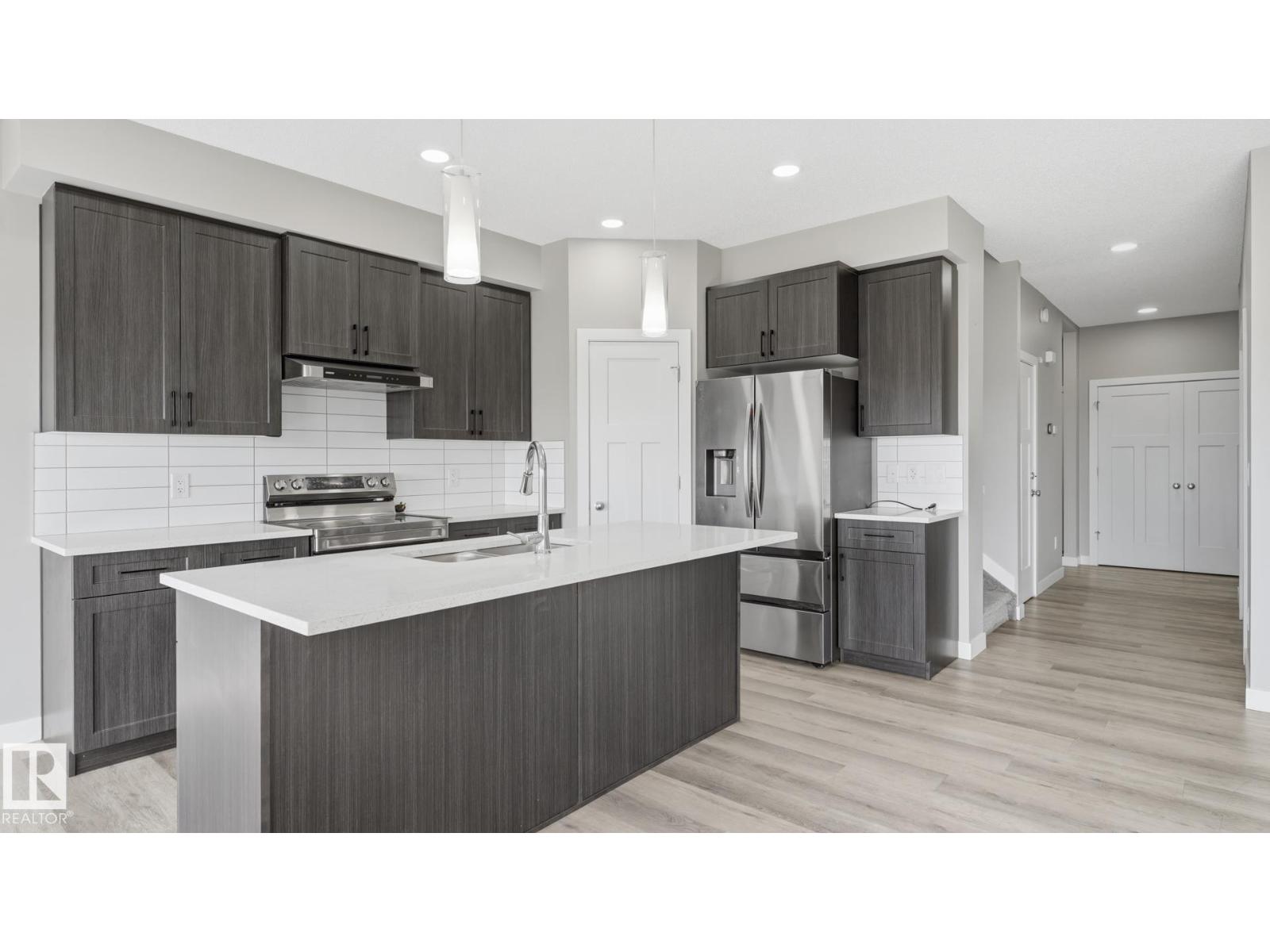 3004 9 St NW, Edmonton, Alberta  T6T 2V3 - Photo 3 - E4508360