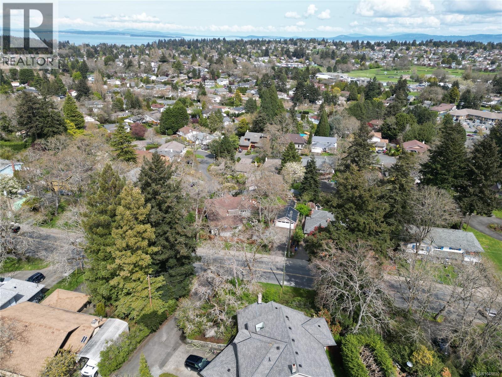4081 Cedar Hill Rd, Saanich, British Columbia  V8N 3C2 - Photo 42 - 1048820