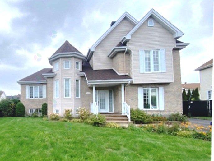 553-555 Rue Pierre-Rivière Terrebonne (Lachenaie) Quebec Canada J6V1M9