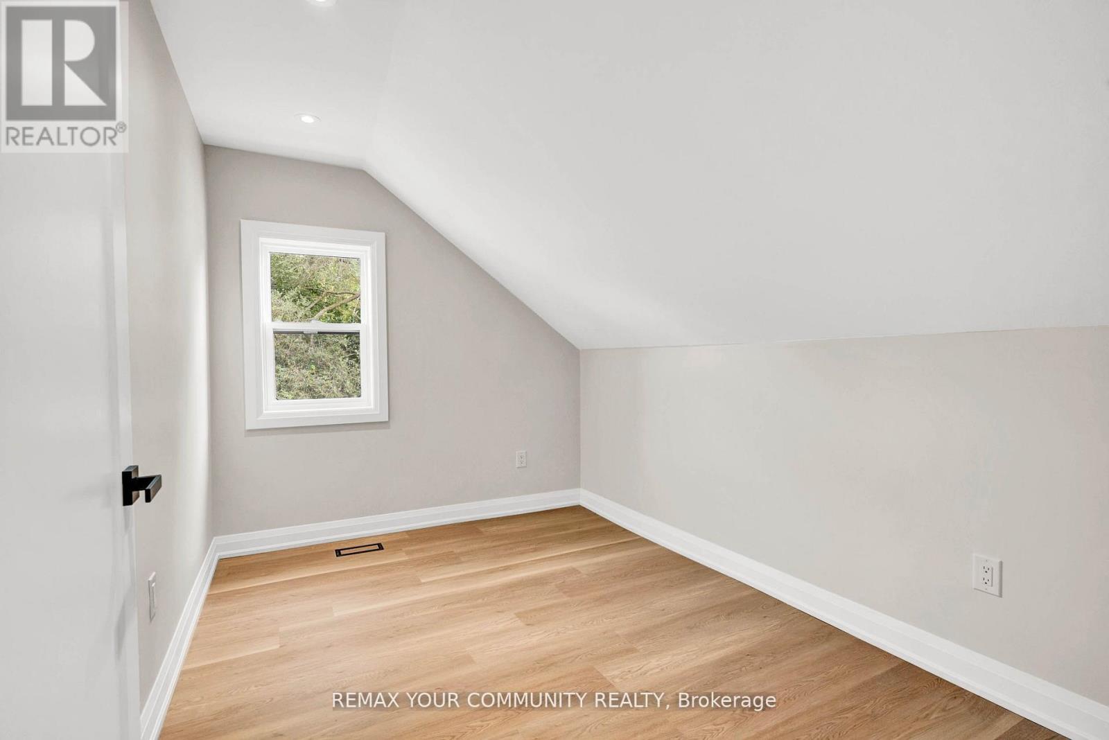 137 Clarence Street, Vaughan, Ontario  L4L 1L4 - Photo 22 - N13775456