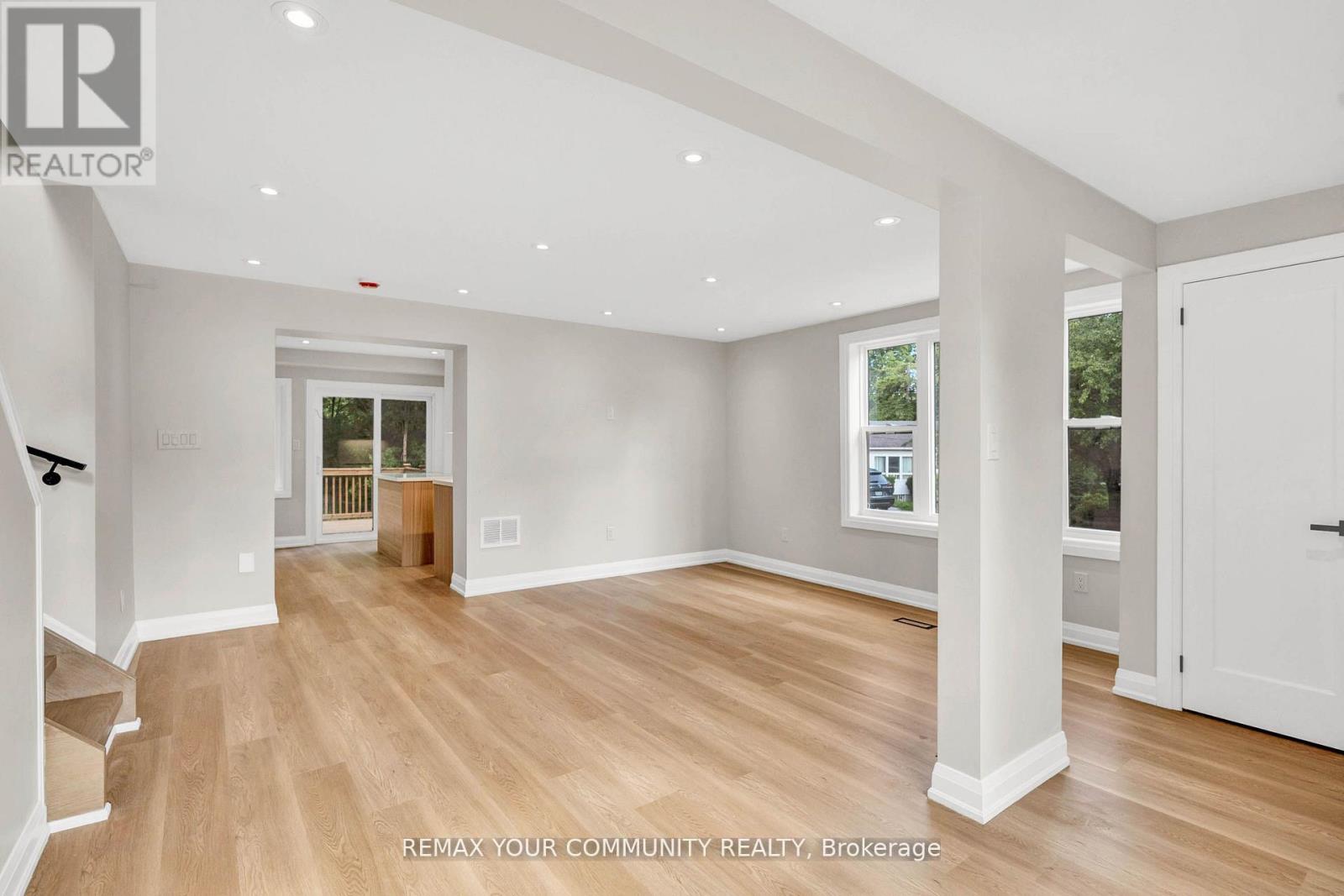 137 Clarence Street, Vaughan, Ontario  L4L 1L4 - Photo 6 - N13775456