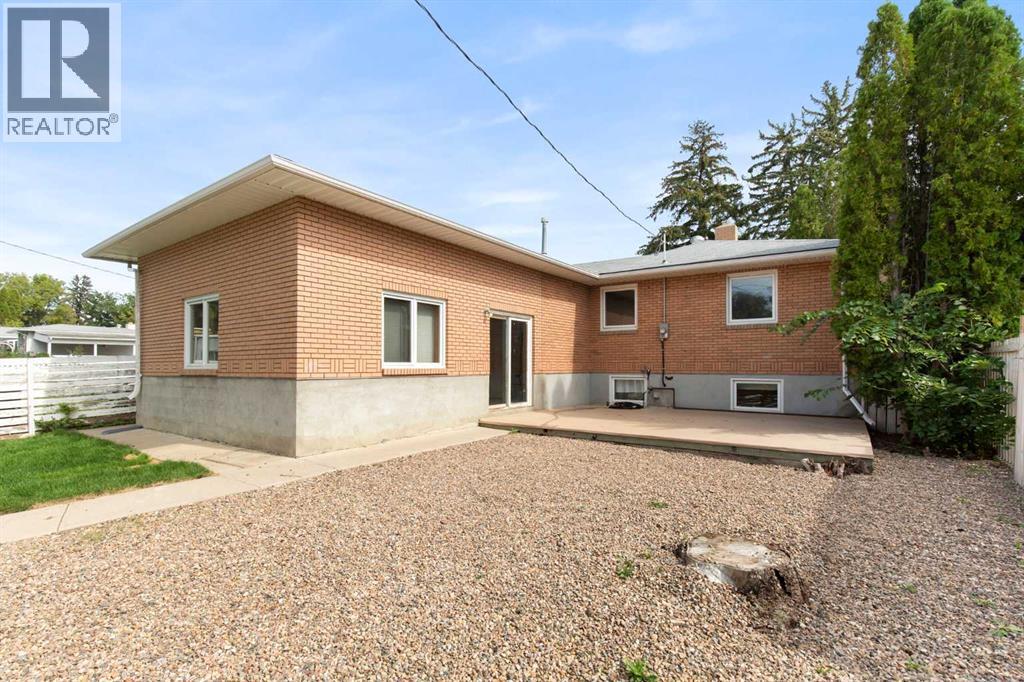 406 5 Street SE, Redcliff, Alberta  T0J 2P2 - Photo 46 - A2343854