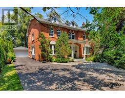 106 RATHBURN ROAD, Toronto, Ontario