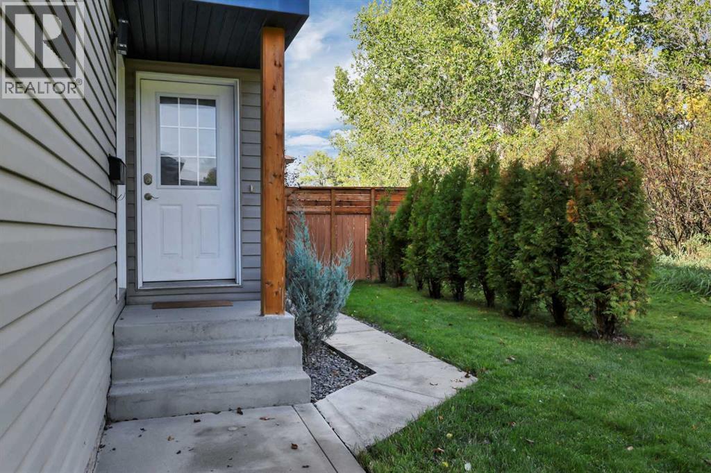69 Arnold Close, Red Deer, Alberta  T4R 3G3 - Photo 2 - A2344748