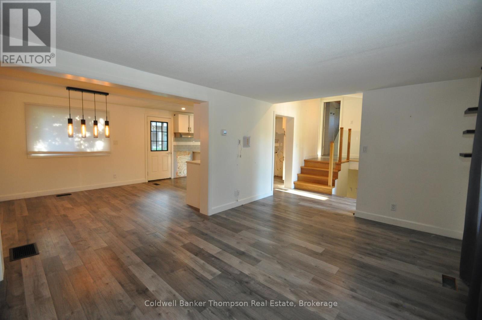 13 Yonge Street S, Huntsville, Ontario  P1H 1W7 - Photo 3 - X13775524