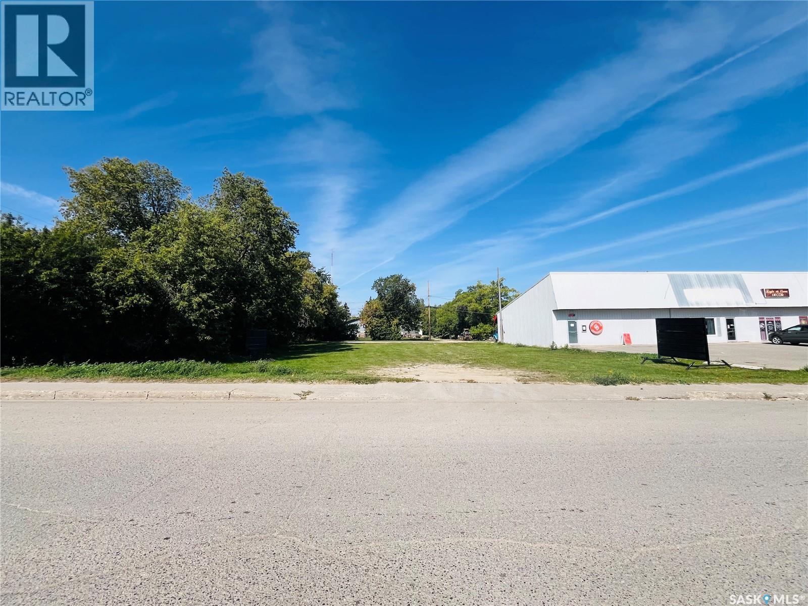 512 Main Street, Moosomin, Saskatchewan  S0G 3N0 - Photo 2 - SK048306