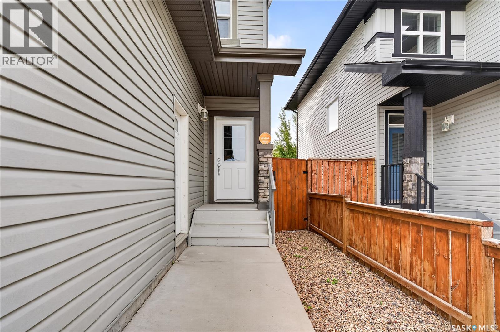 3017 Elgaard Drive, Regina, Saskatchewan  S4X 0K3 - Photo 2 - SK048305