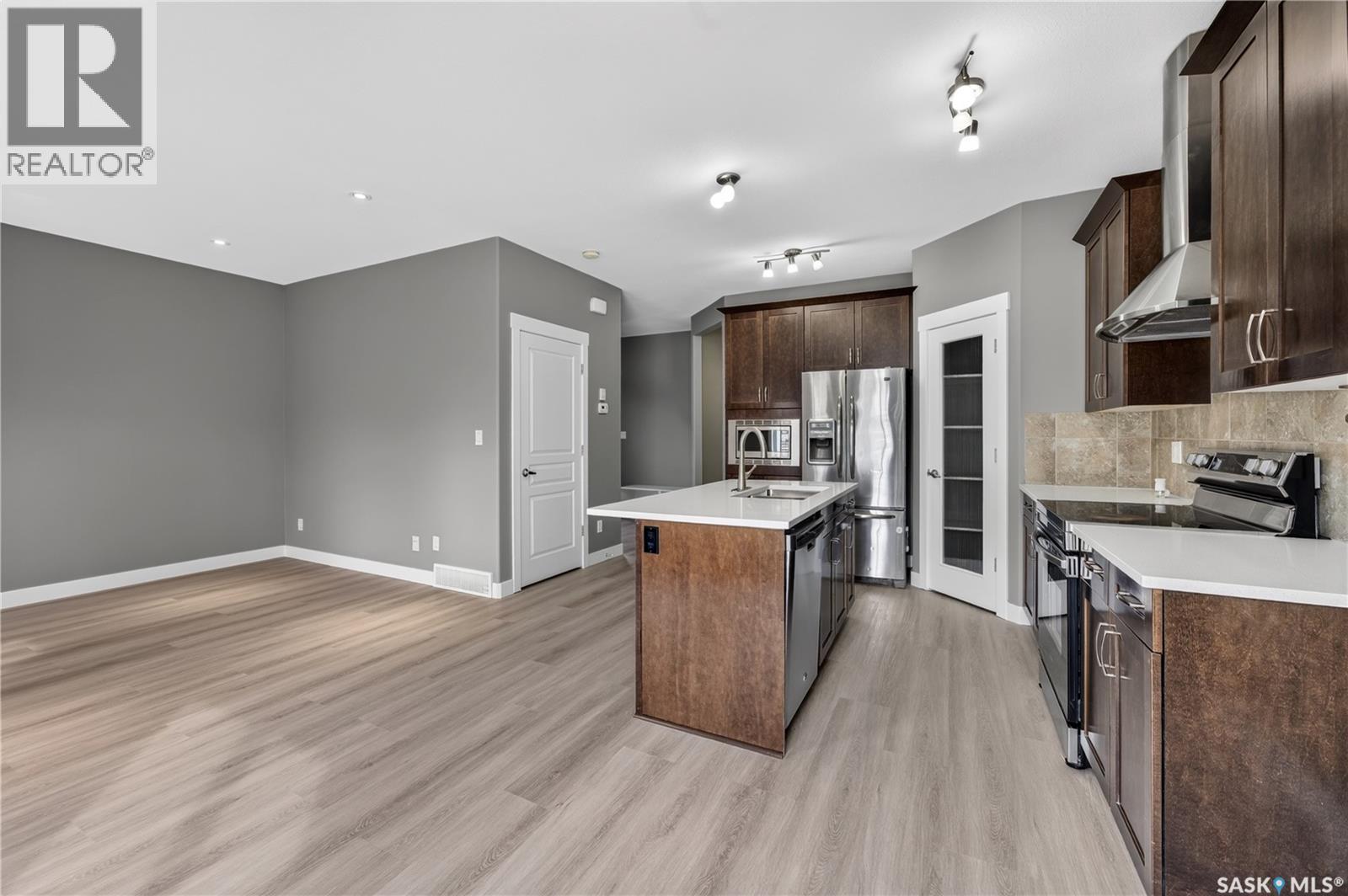 3017 Elgaard Drive, Regina, Saskatchewan  S4X 0K3 - Photo 6 - SK048305