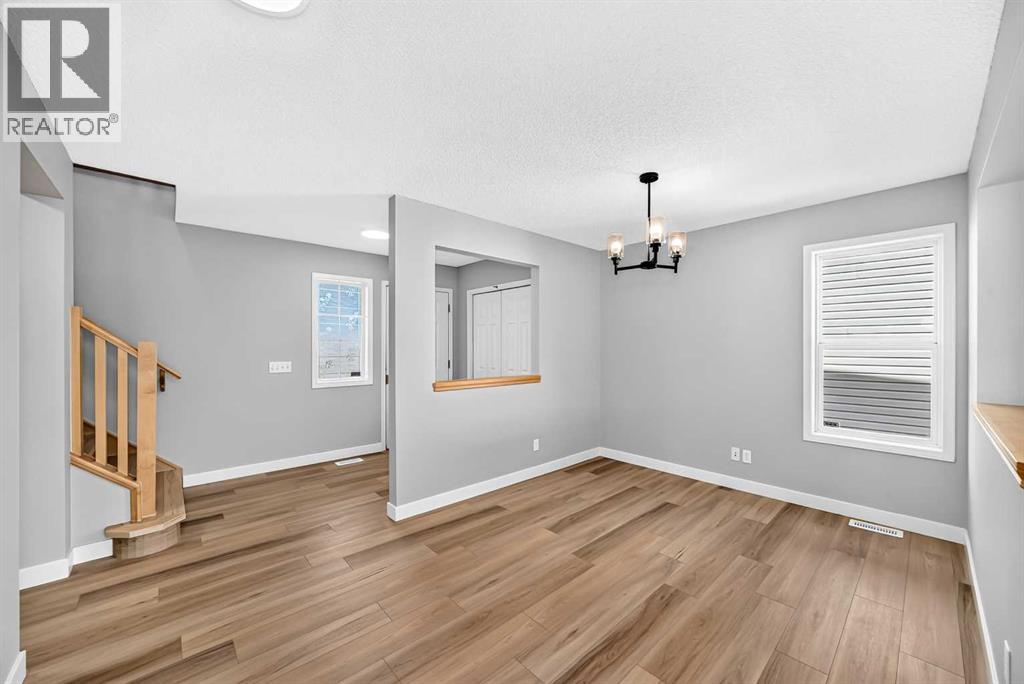94 Panamount Rise NW photo 4
