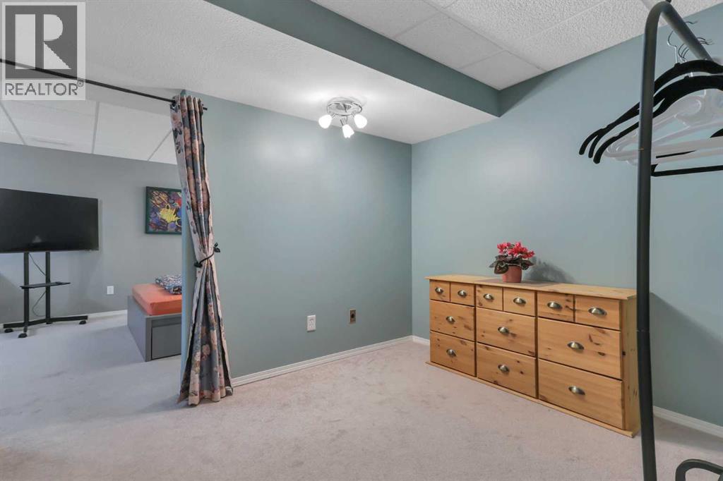 67 Arnold Close, Red Deer, Alberta  T4R 3G3 - Photo 35 - A2344725
