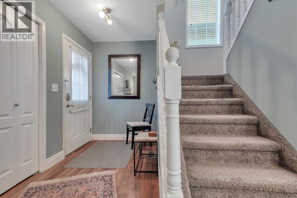 67 Arnold Close, Red Deer, Alberta  T4R 3G3 - Photo 4 - A2344725