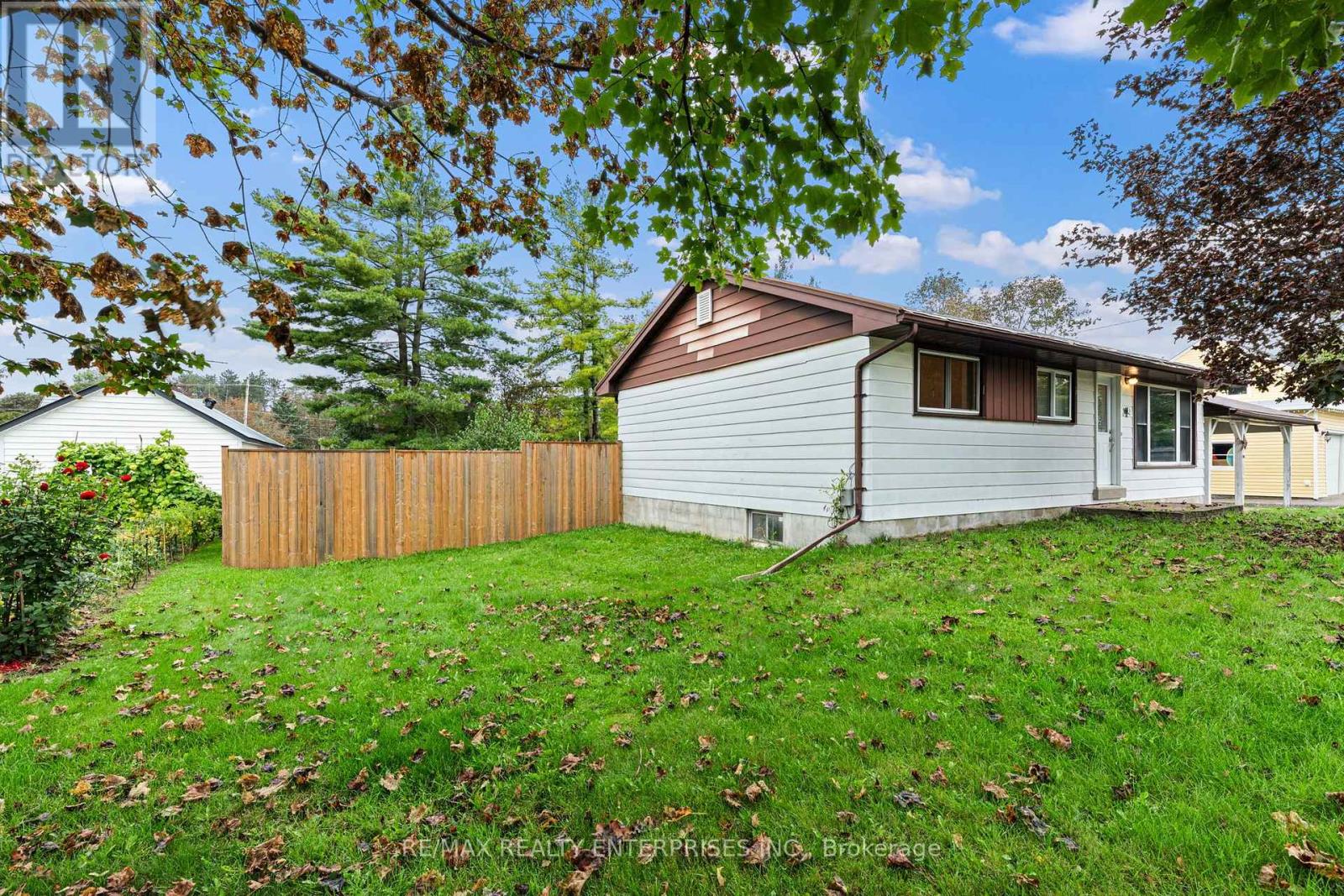 390 MISSISSAGA STREET W Orillia Ontario Canada L3V3C5 5