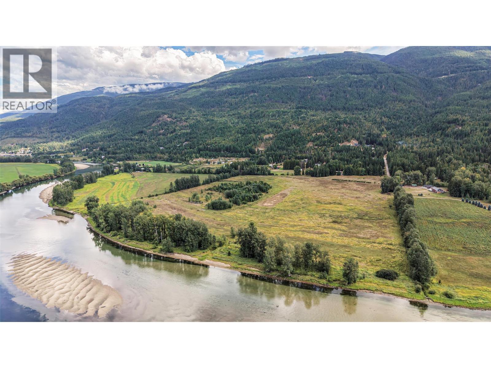 110 Parsons Road, Mara, British Columbia  V0E 2K0 - Photo 4 - 10397887