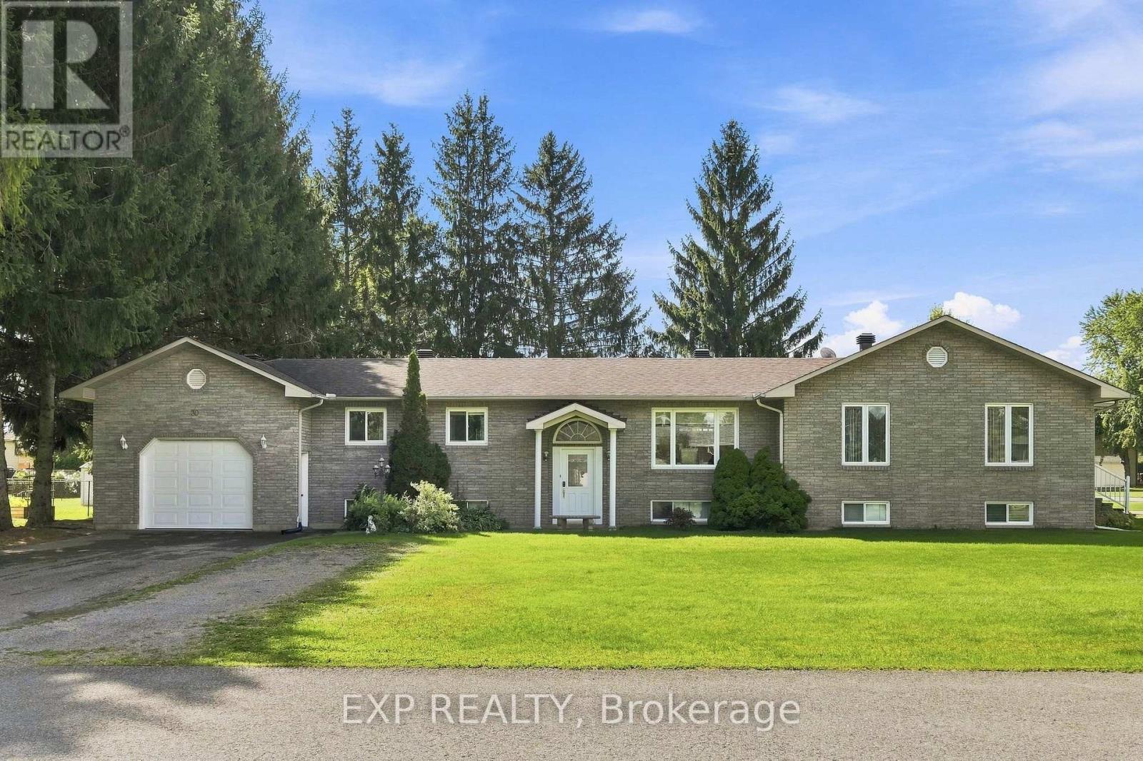 30 ALBERT STREET, Russell, Ontario