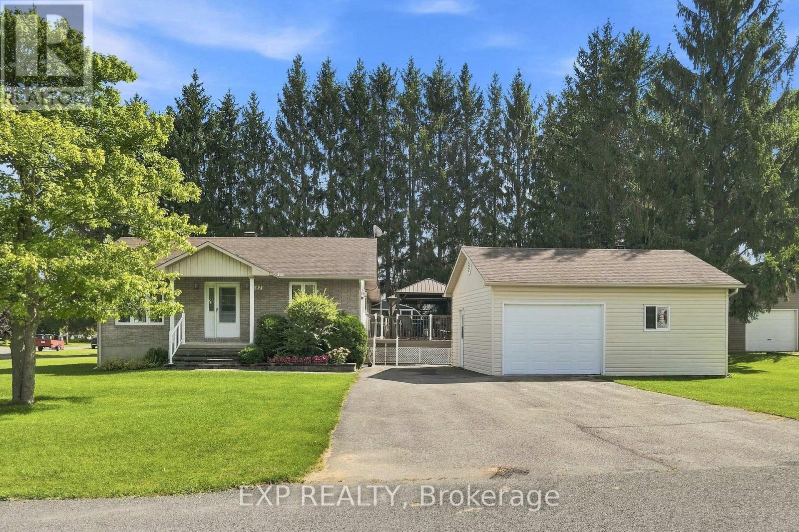 30 Albert Street, Russell, Ontario  K0A 1W0 - Photo 2 - X13775668