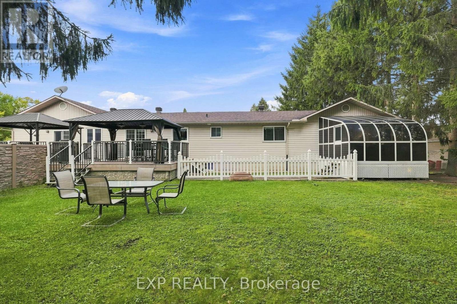 30 Albert Street, Russell, Ontario  K0A 1W0 - Photo 37 - X13775668