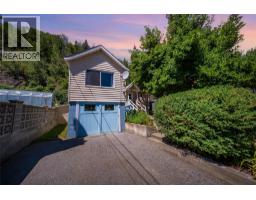 16 Hanna Drive, Trail, British Columbia