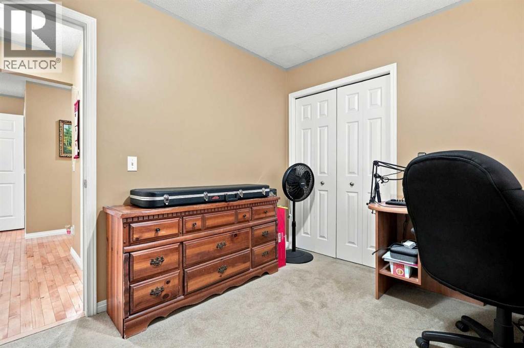 345 Saddlecrest Way NE, Calgary, Alberta  T3J 5N6 - Photo 21 - A2343533