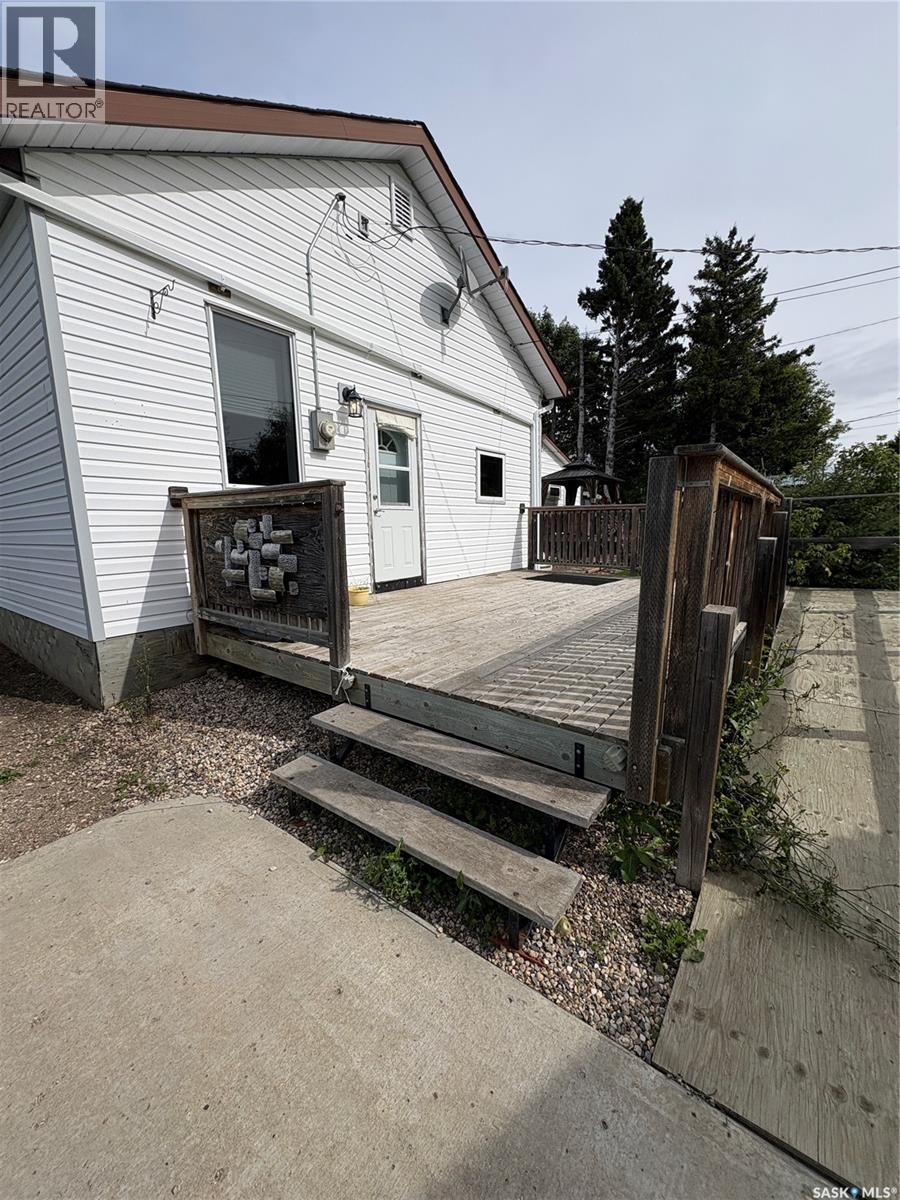 111 4th Avenue W, Kelvington, Saskatchewan  S0A 1W0 - Photo 3 - SK048308