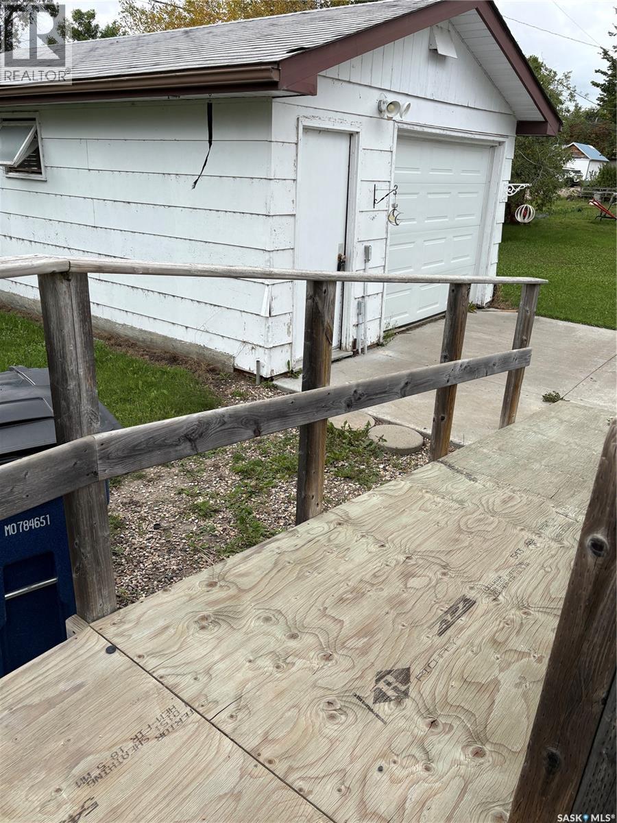 111 4th Avenue W, Kelvington, Saskatchewan  S0A 1W0 - Photo 21 - SK048308