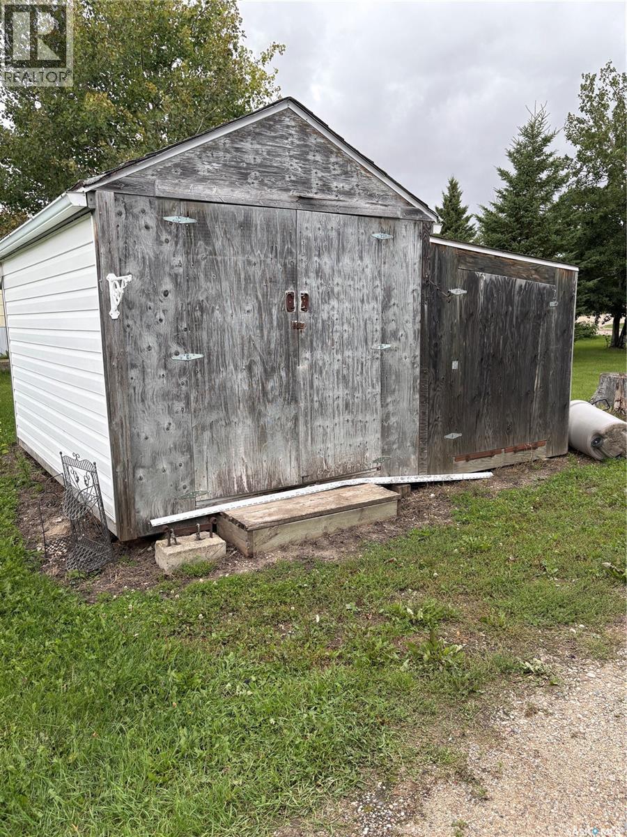 111 4th Avenue W, Kelvington, Saskatchewan  S0A 1W0 - Photo 22 - SK048308