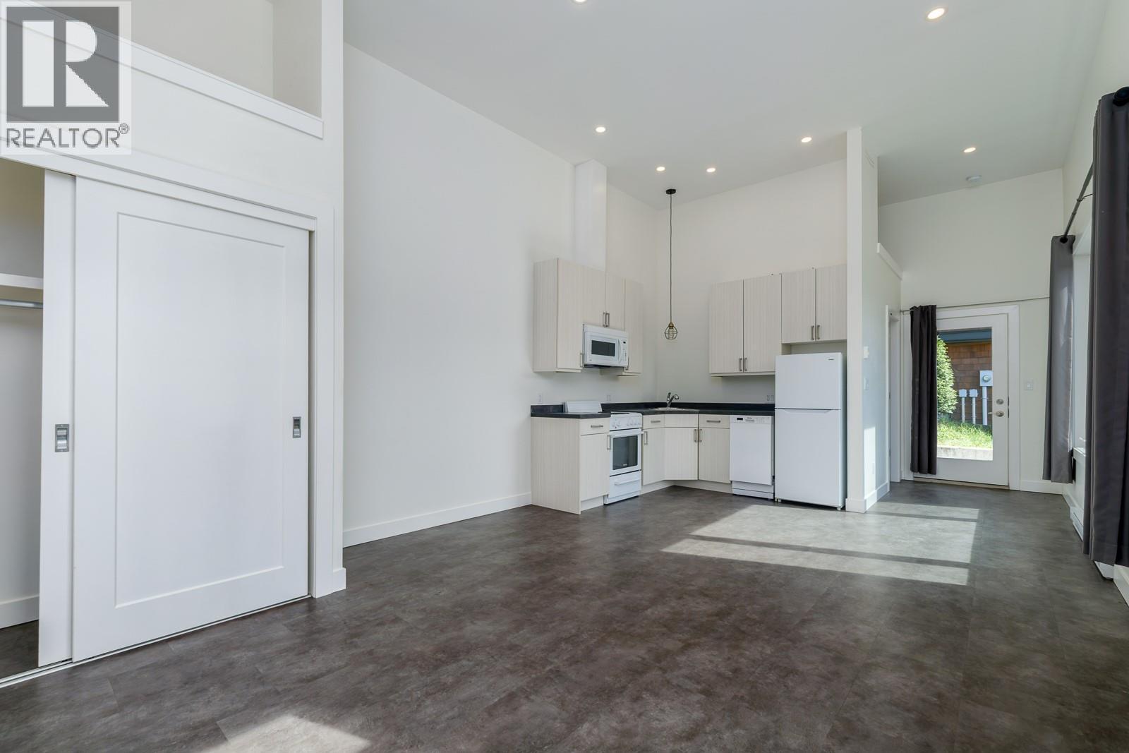 1007 Silvertip Road, Rossland, British Columbia  V0G 1Y0 - Photo 25 - 10400224