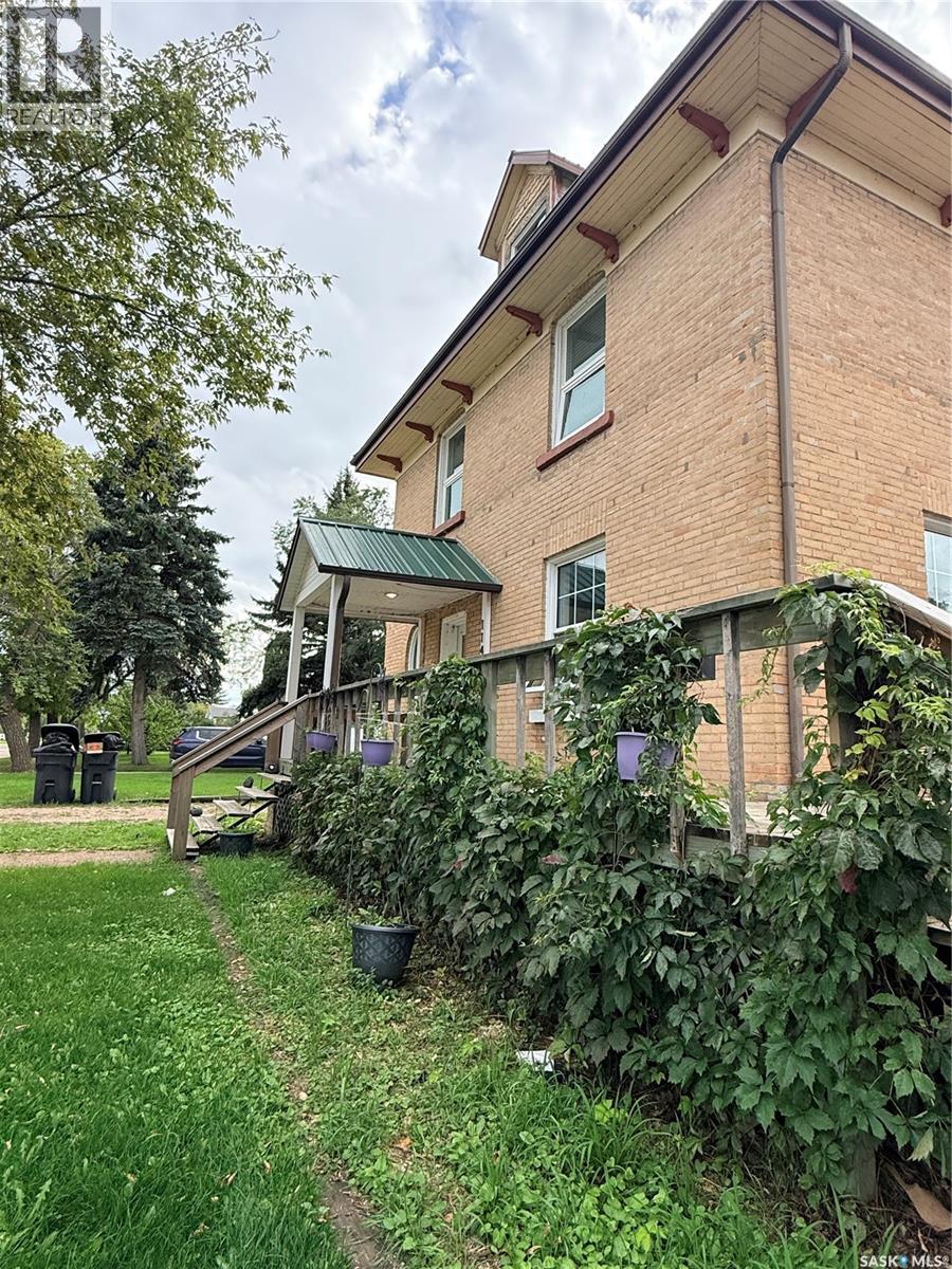 114 Second Street S, Carnduff, Saskatchewan  S0C 0S0 - Photo 4 - SK048309
