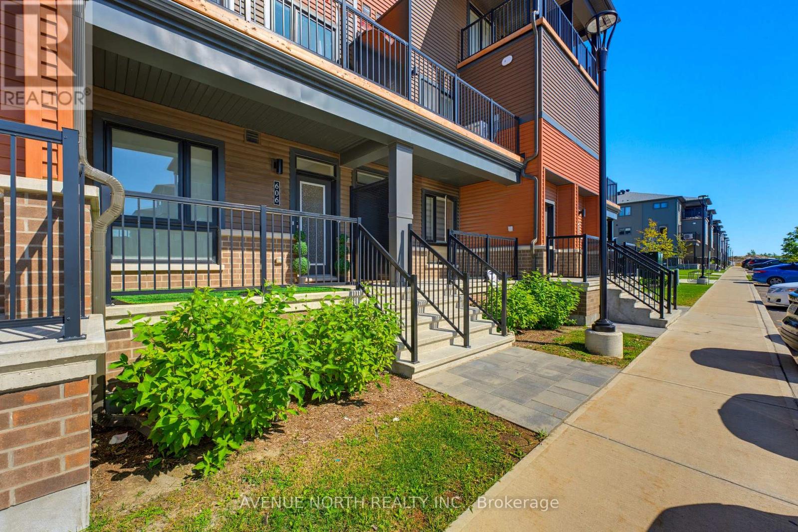 606 Parnian Private, Ottawa, Ontario  K2J 7K6 - Photo 3 - X13775758