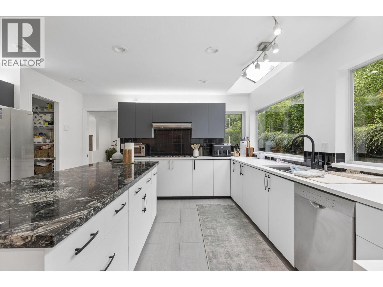 456 Montroyal Boulevard, North Vancouver, British Columbia  V7N 3E1 - Photo 16 - R3164078