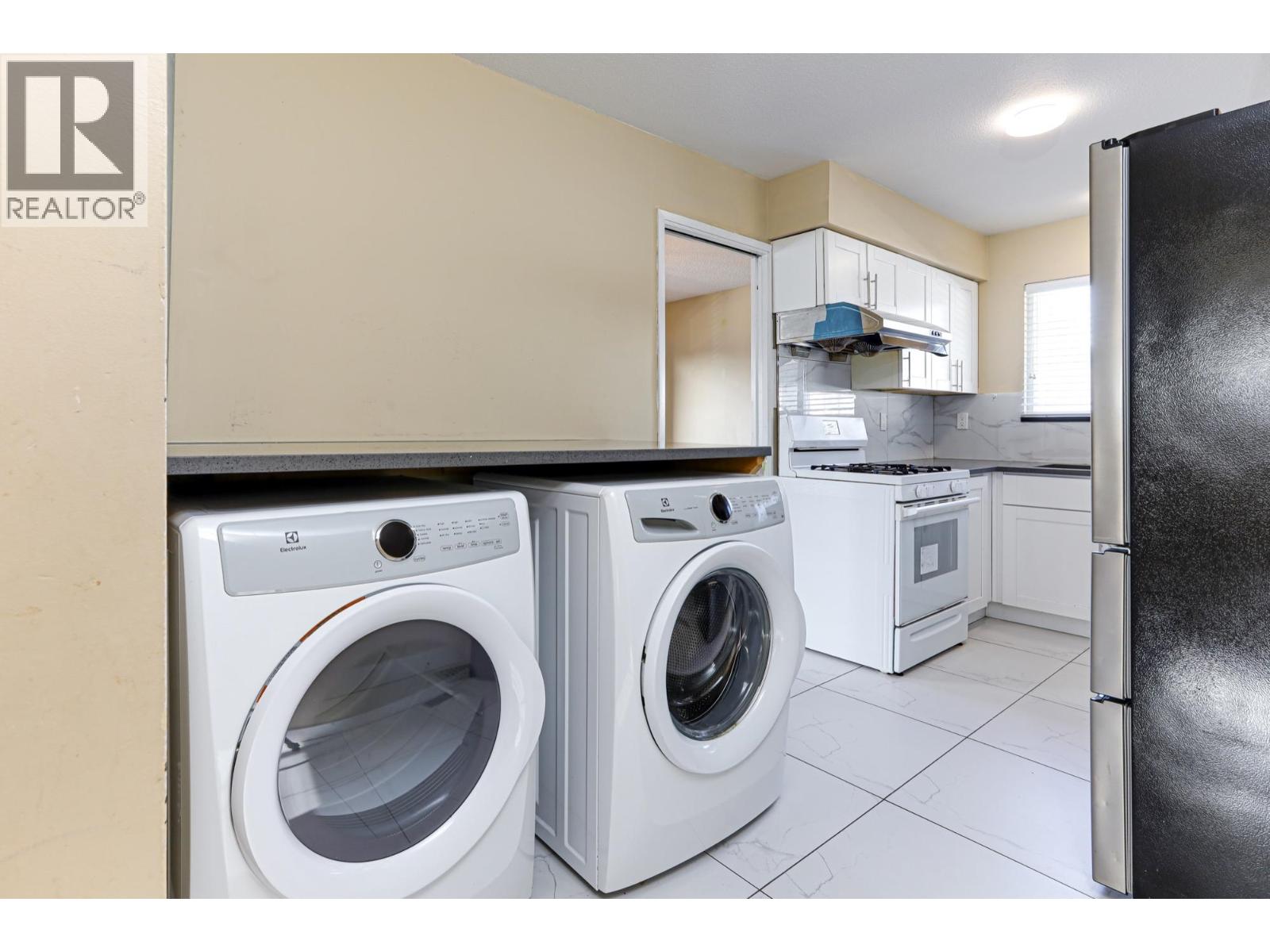 11160 Barkentine Place, Richmond, British Columbia  V7E 4R1 - Photo 11 - R3163243