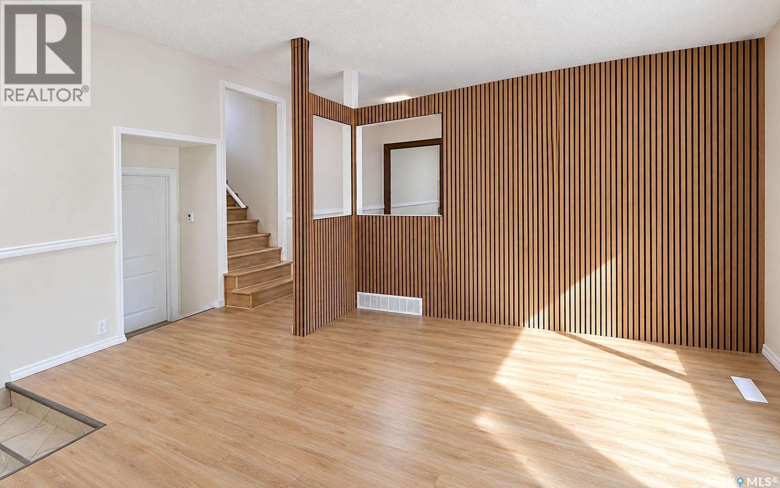 910 Devonshire Drive N, Regina, Saskatchewan  S4X 2L8 - Photo 4 - SK047657