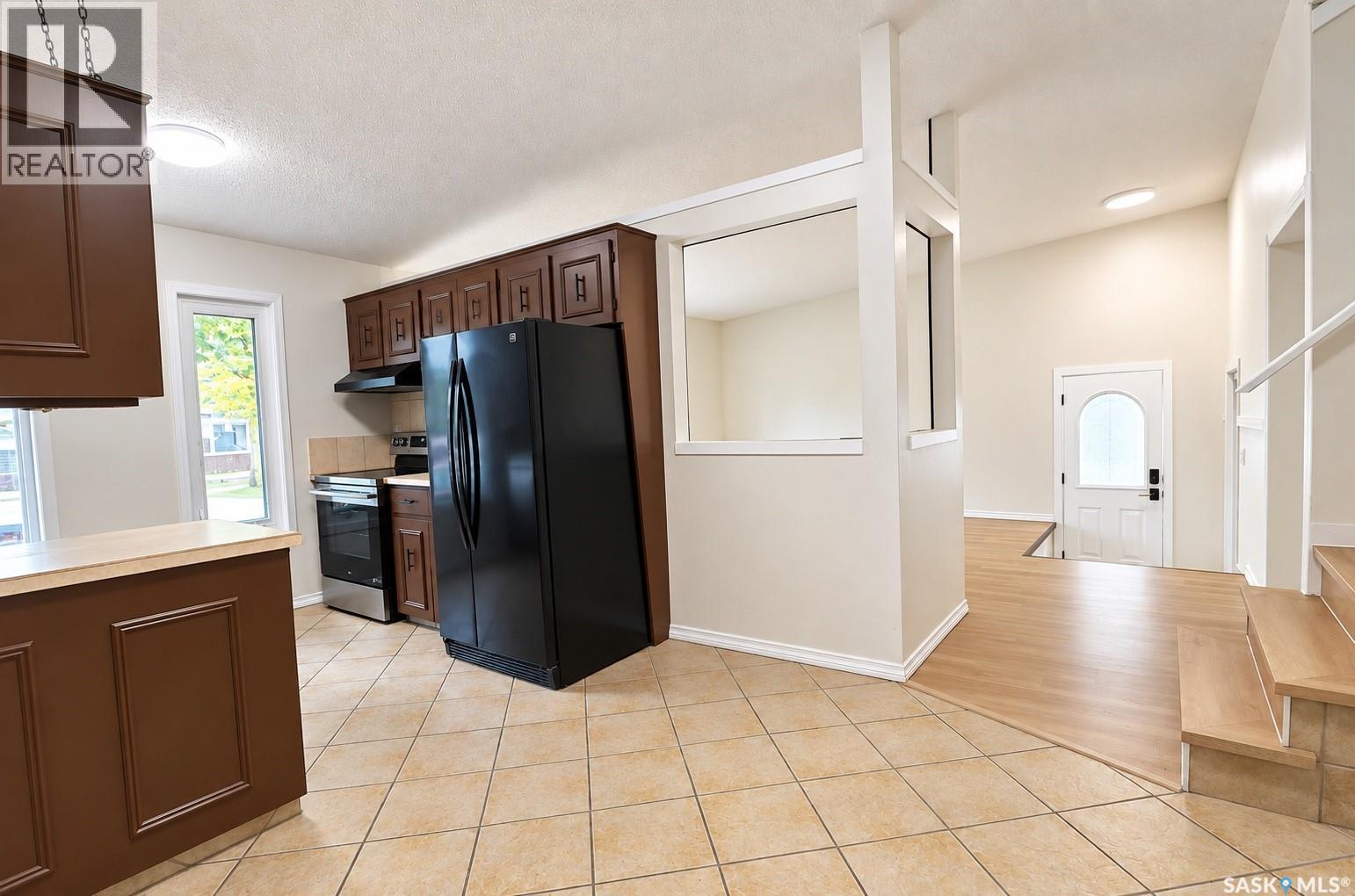 910 Devonshire Drive N, Regina, Saskatchewan  S4X 2L8 - Photo 8 - SK047657