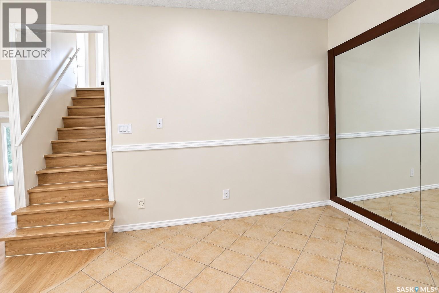 910 Devonshire Drive N, Regina, Saskatchewan  S4X 2L8 - Photo 9 - SK047657