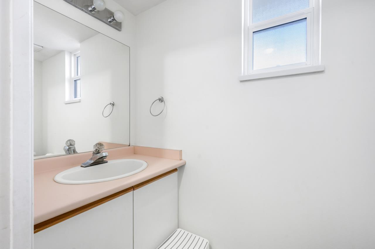 10077 156 Street, Surrey, British Columbia  V3R 4L6 - Photo 14 - R3164680
