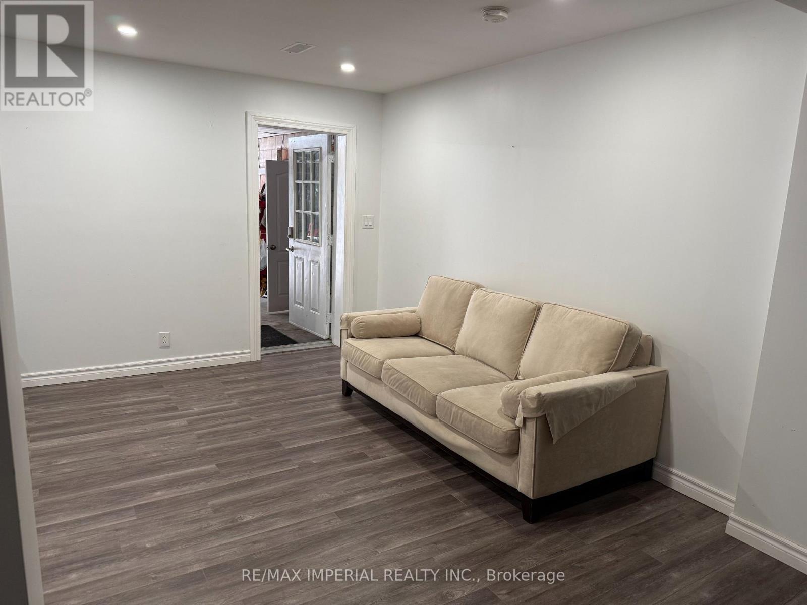 Bsmt - 3325 Vandorf Side Road, Whitchurch-Stouffville, Ontario  L4A 7X5 - Photo 10 - N13656242