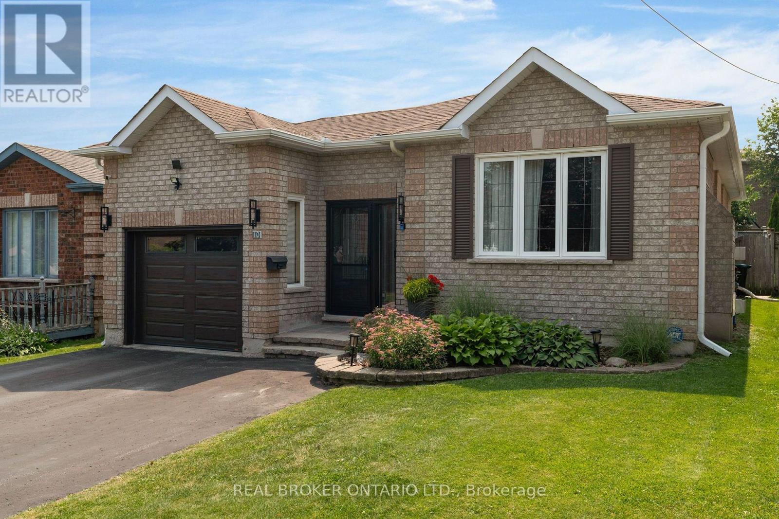 10 Wismer Avenue, Barrie, Ontario  L4N 7X8 - Photo 2 - S13589228