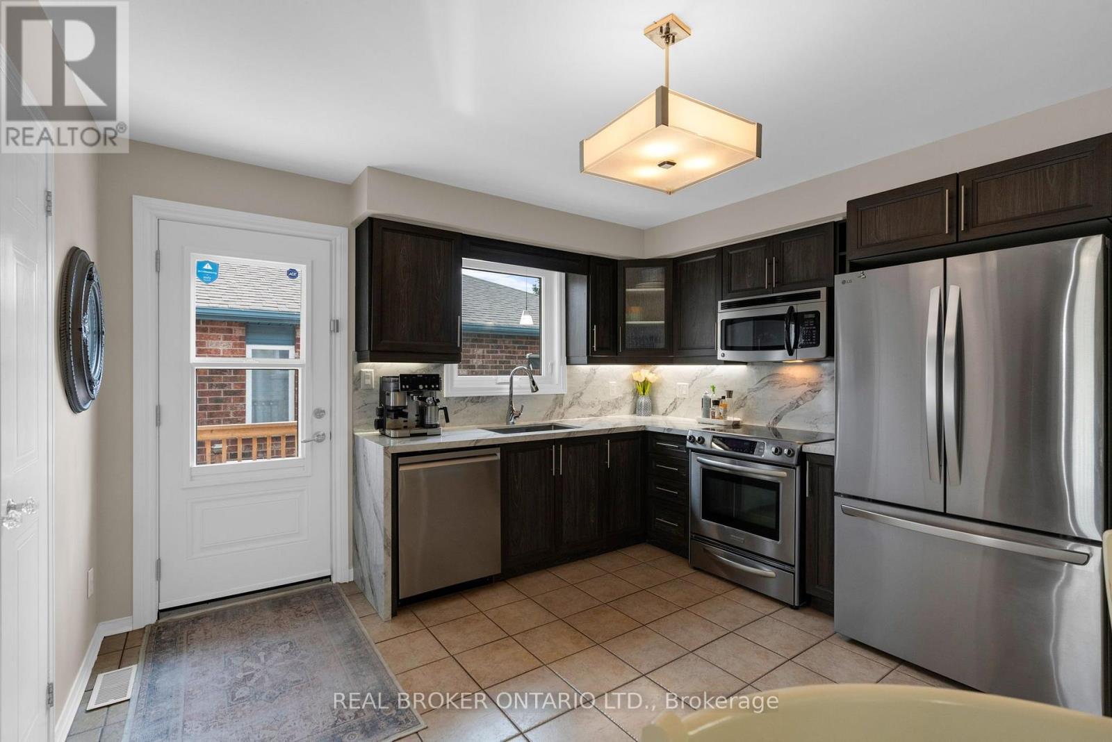 10 Wismer Avenue, Barrie, Ontario  L4N 7X8 - Photo 9 - S13589228