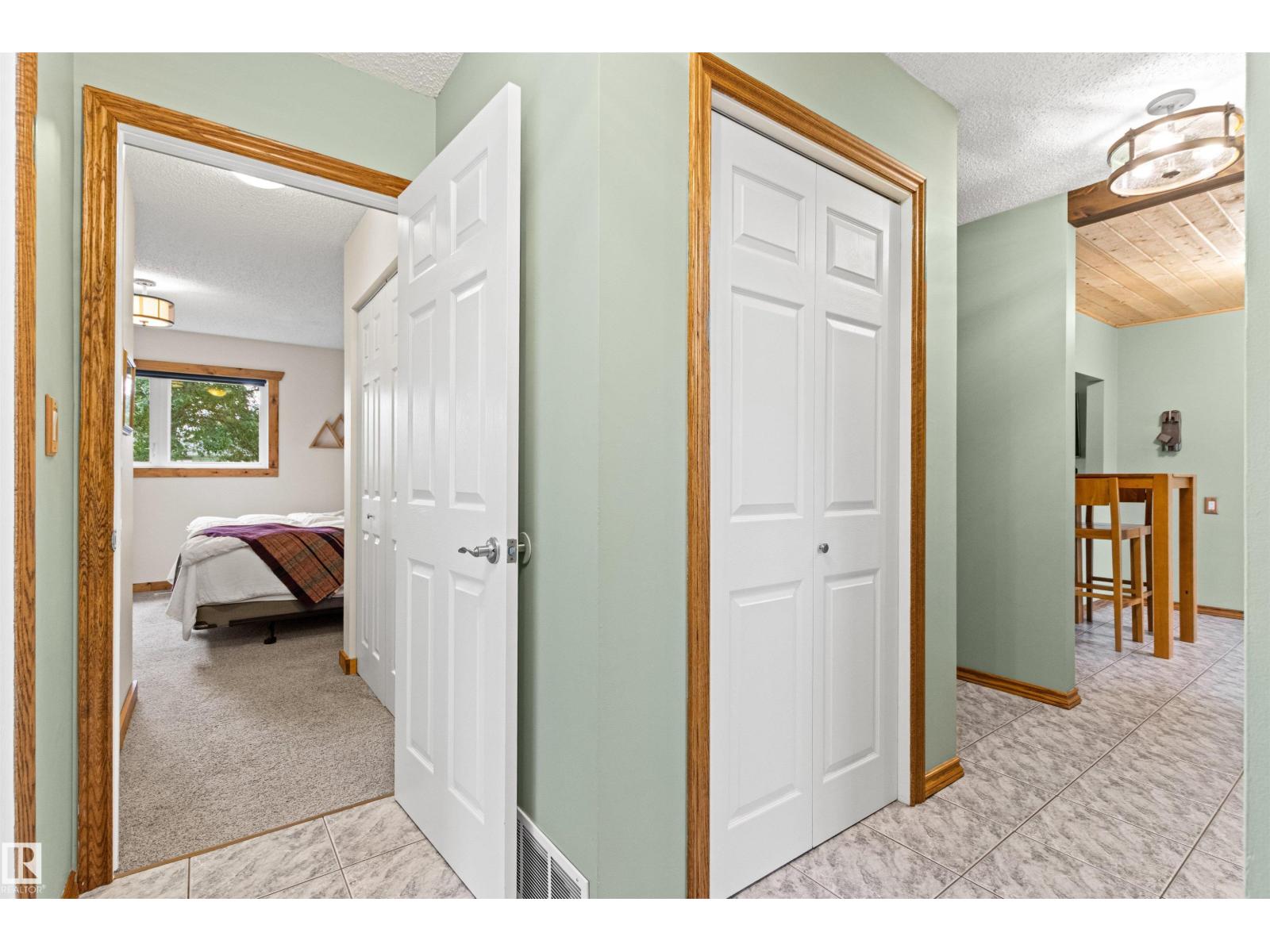 9730 154 St NW, Edmonton, Alberta  T5P 2G3 - Photo 17 - E4508400
