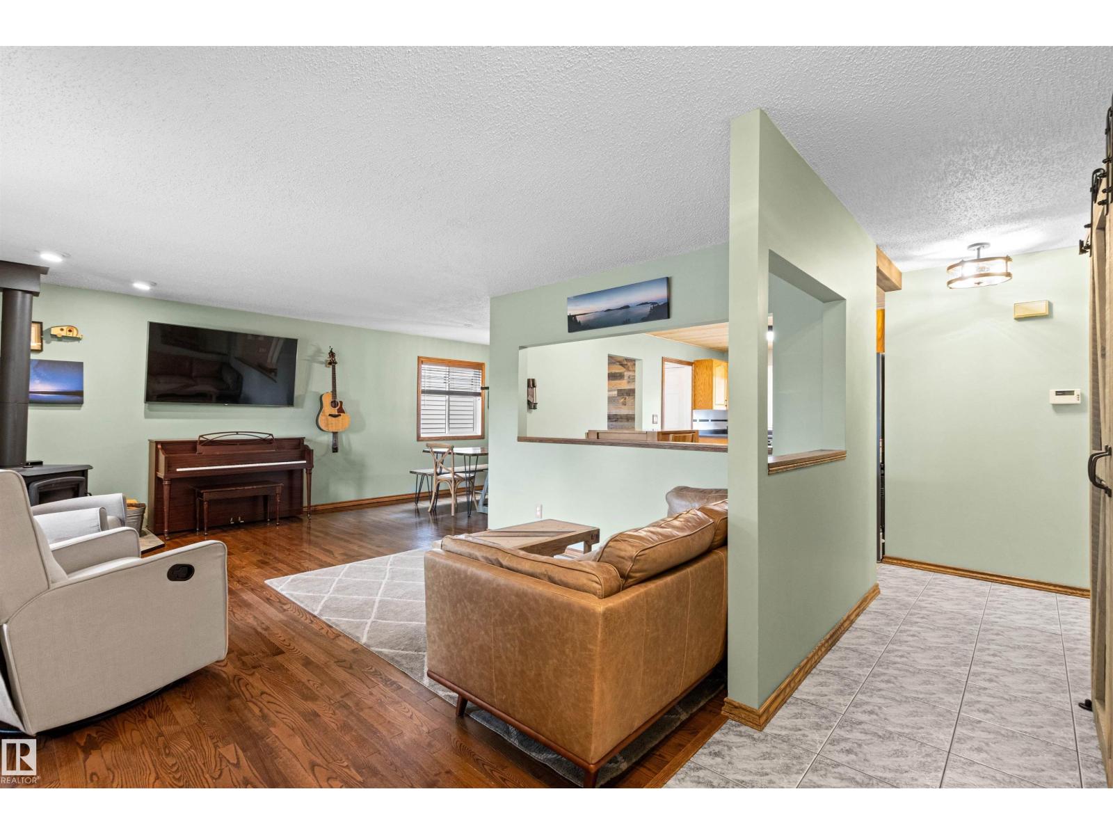 9730 154 St NW, Edmonton, Alberta  T5P 2G3 - Photo 2 - E4508400